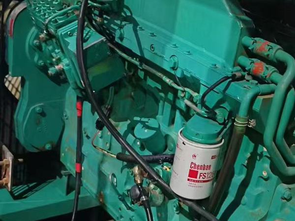 普陀如何确定新的发电机组控制系统是否与原系统兼容？