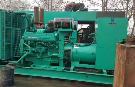 普陀发电机组如何判断水冷式机油散热器内部是否需要清洗？